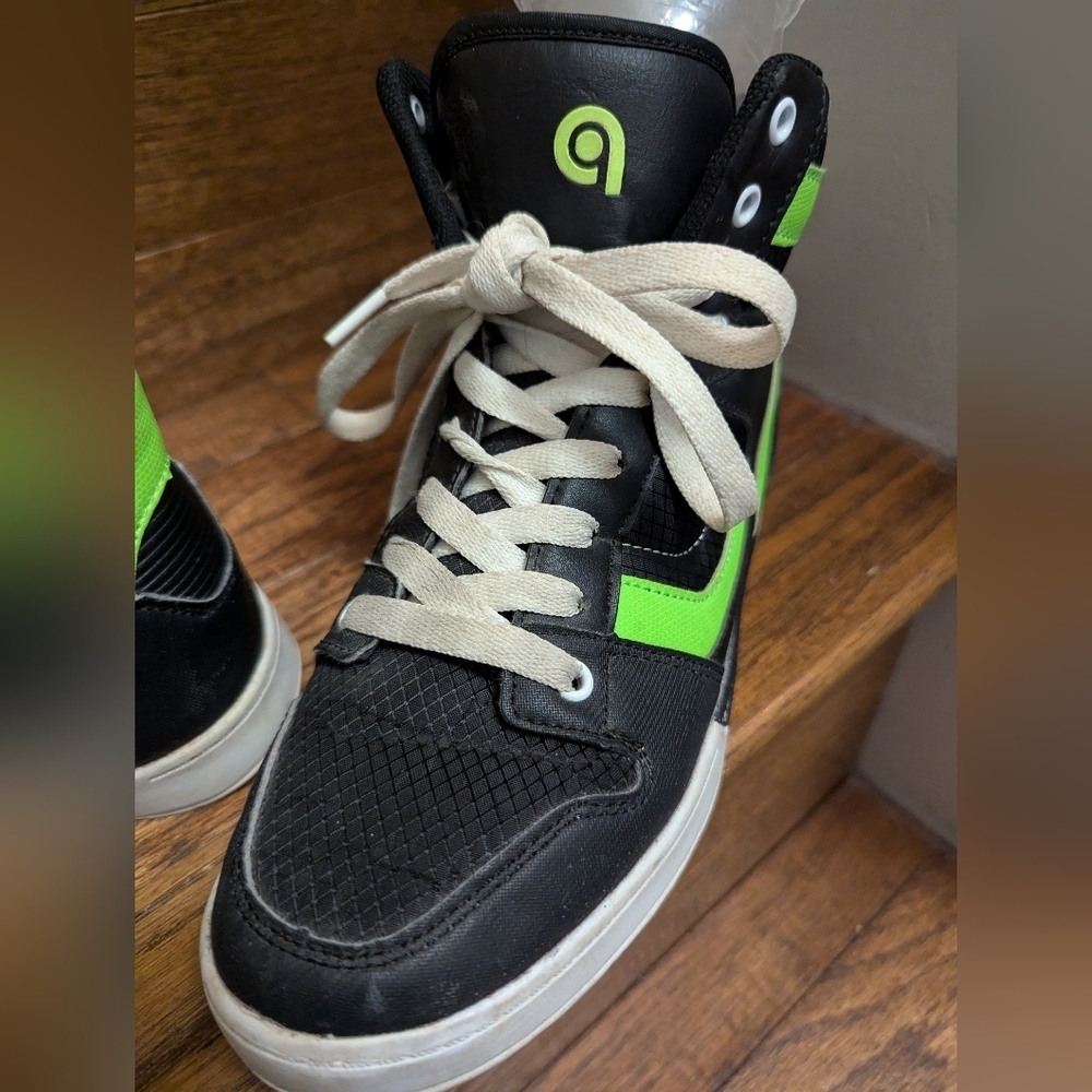 Black high top sneakers with neon green stripes men's Size 6 / youth 6 - Picture 5 of 13